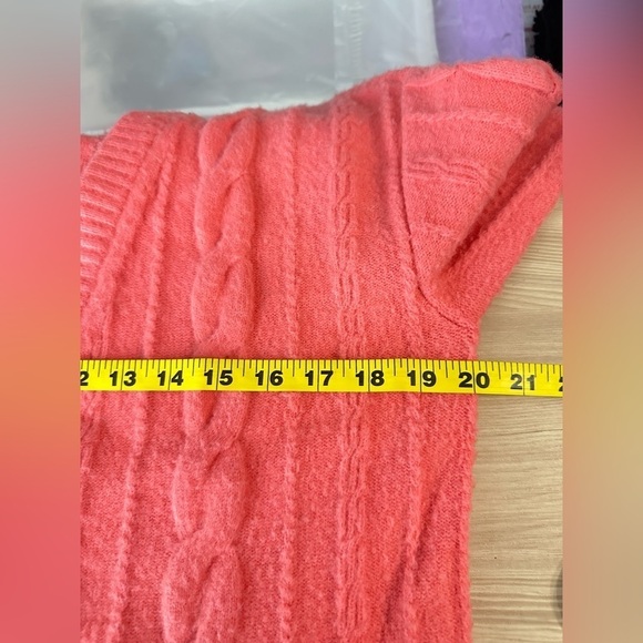 Talbots Cable Knit V-Neck Front Button Cardigan in Salmon Pink Sz MP - Picture 9 of 11